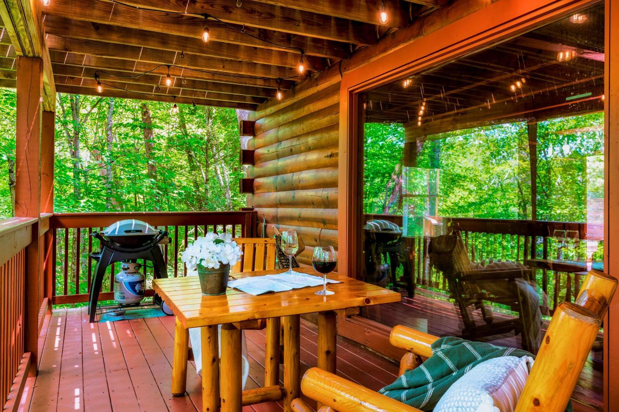 פיג'ן פורג' Cabin In A Gated Resort With Seasonal Resort Pool מראה חיצוני תמונה