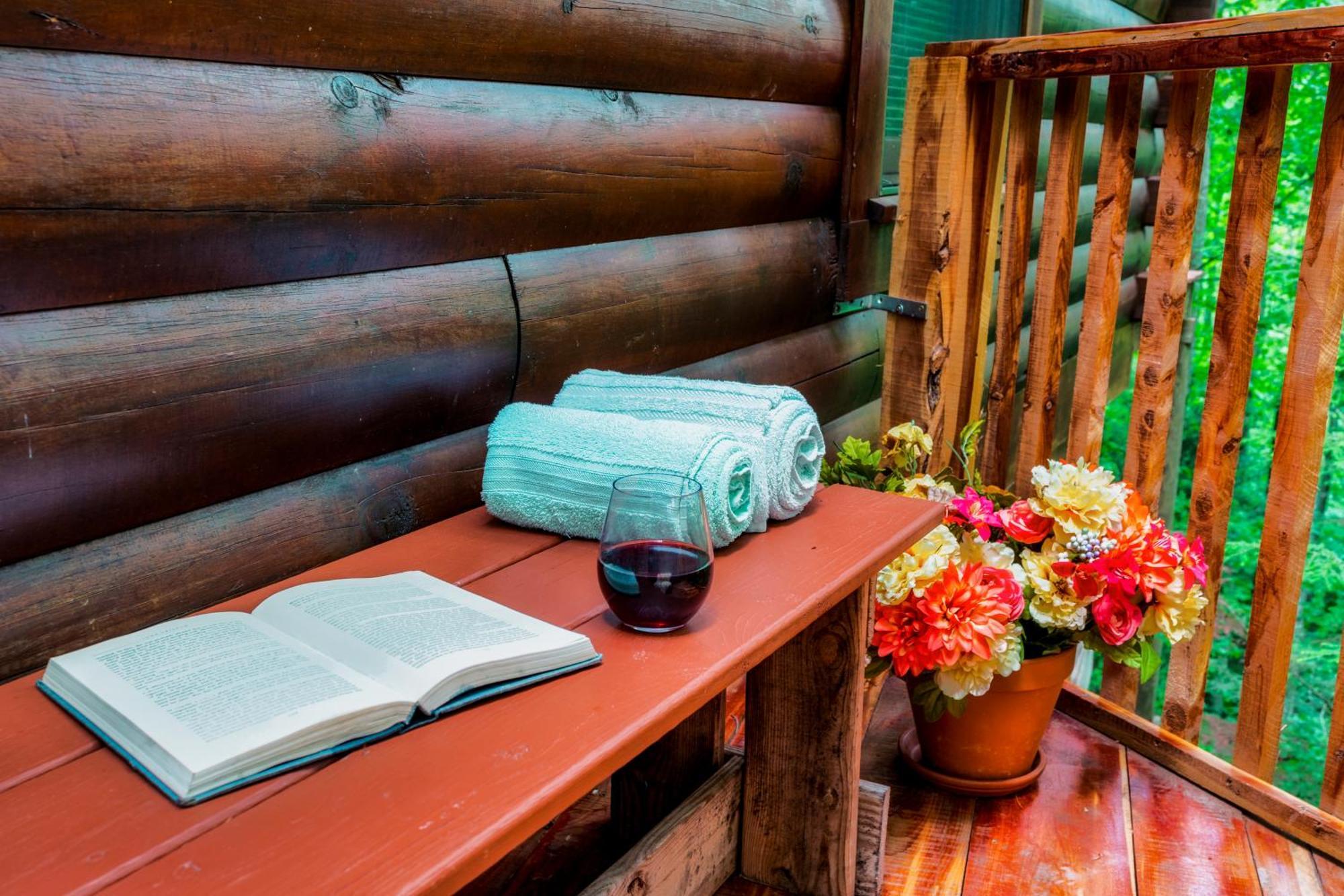 פיג'ן פורג' Cabin In A Gated Resort With Seasonal Resort Pool מראה חיצוני תמונה