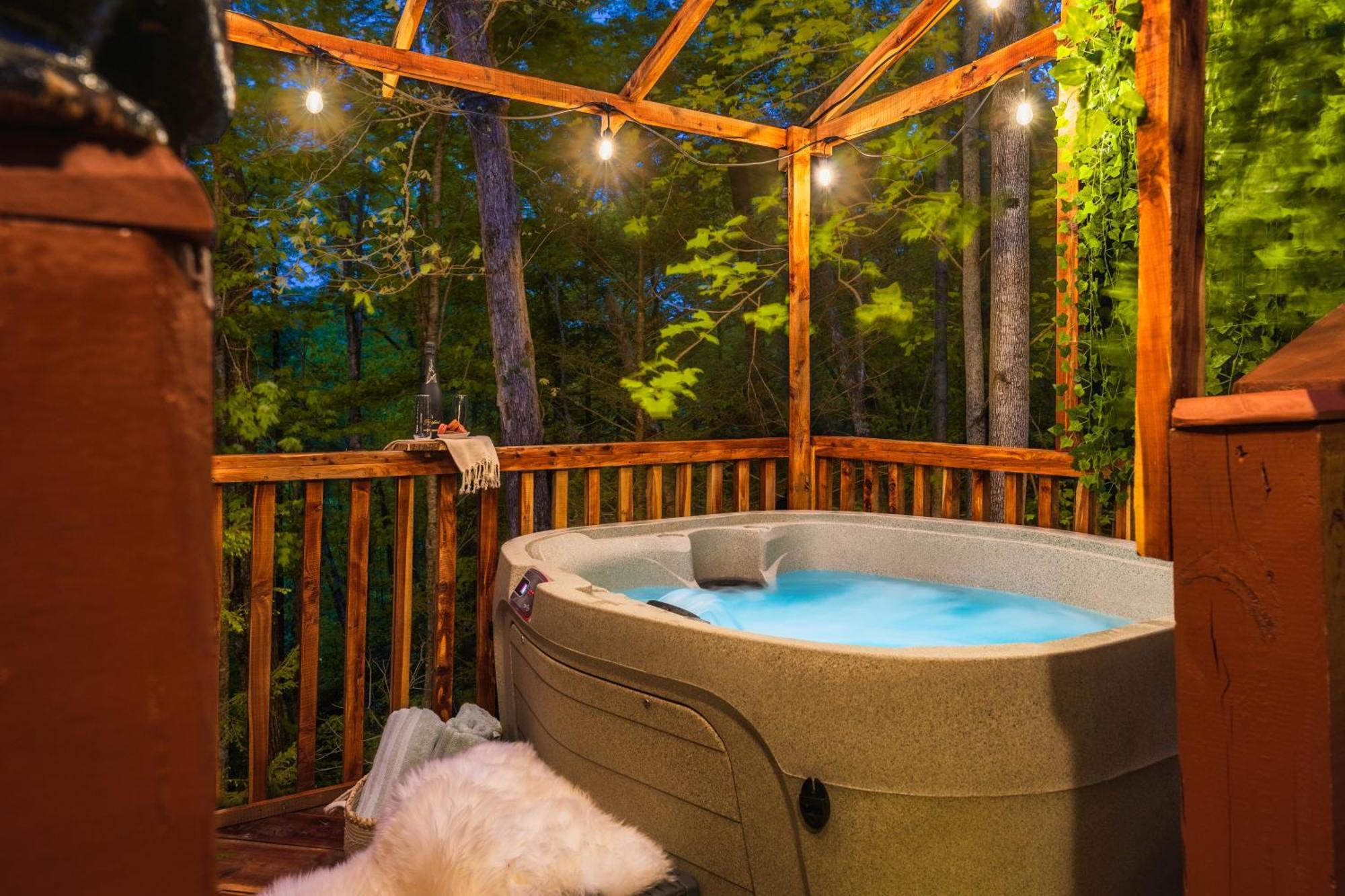פיג'ן פורג' Cabin In A Gated Resort With Seasonal Resort Pool מראה חיצוני תמונה