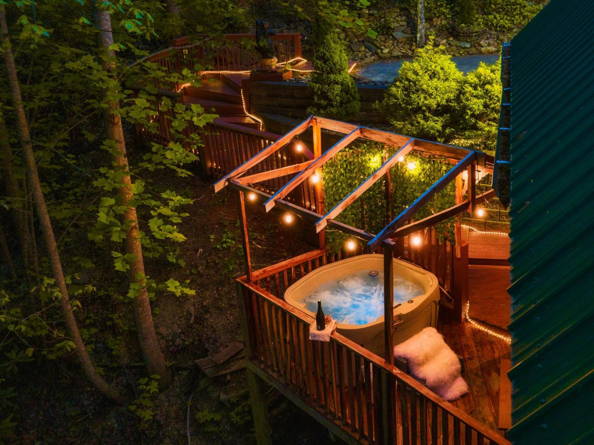 פיג'ן פורג' Cabin In A Gated Resort With Seasonal Resort Pool מראה חיצוני תמונה